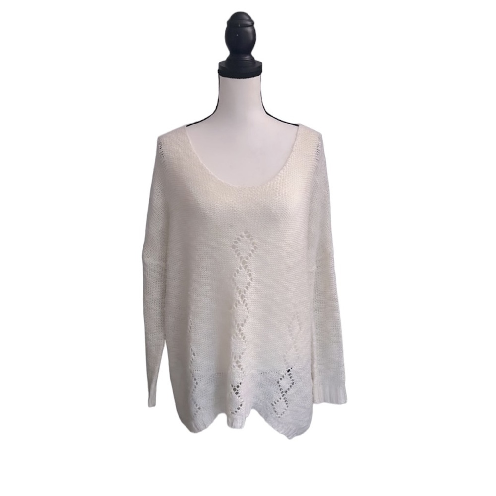 MIRACLE White / Cream Sweater